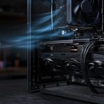 Carte graphique dans un PC ouvert, éclairée par un flux d’air froid, illustrant l’undervolting GPU et la réduction de la consommation électrique.